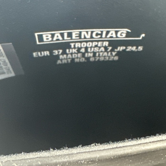 Step Boldly with the Balenciaga Trooper Rubber Boots –Rugged Elegance for Women! - Picture 12 of 15